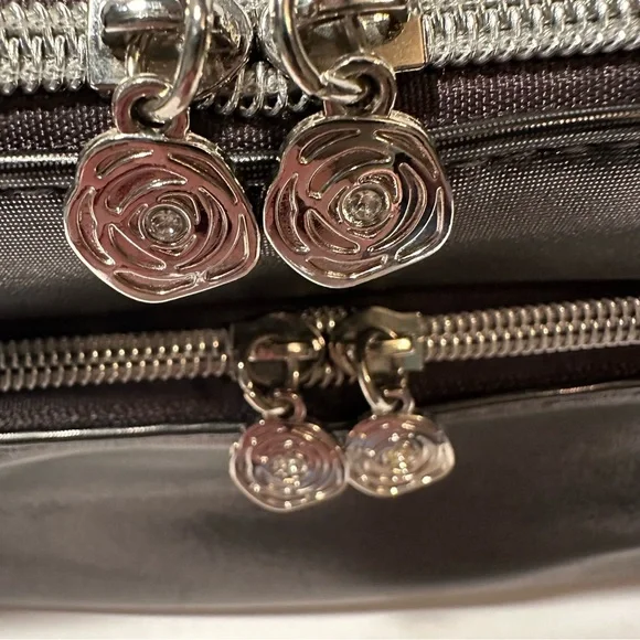 Lancôme Two Tier Zipper Makeup Case with Handle - Picture 4 of 16